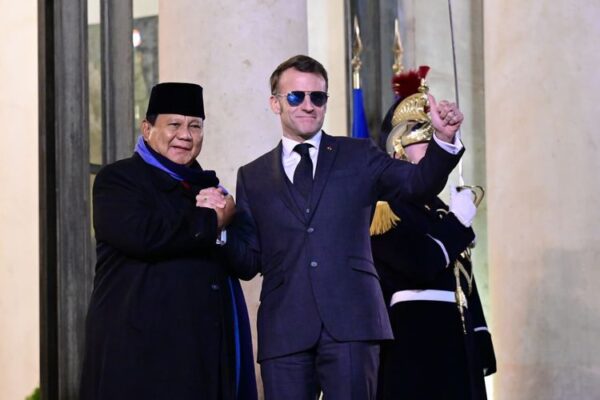 Temui Macron di Paris, Prabowo Sampaikan Posisi Indonesia di Kancah Globa