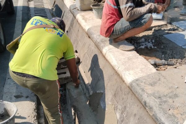 Normalisasi Saluran dan Penambahan Pipa, Drainase Simpang Lima Diperkuat