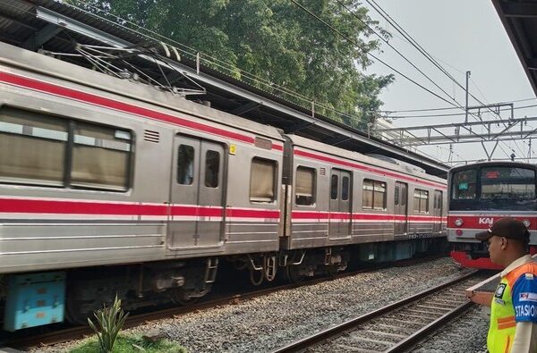 Evakuasi Selesai, KRL Jakarta Kota dan Tangerang Kembali Normal